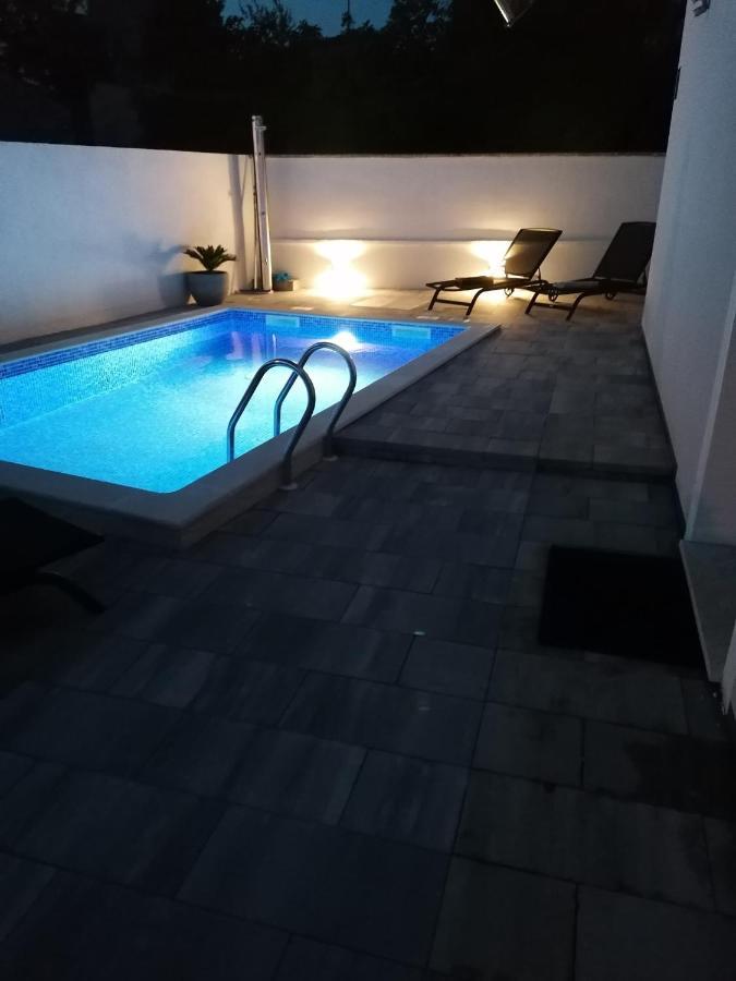Apartment Vedran With Pool, Near Porec Kukci 外观 照片